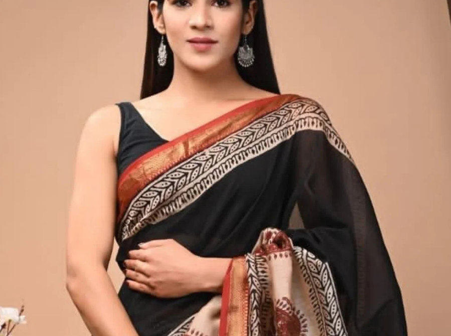Black Maheshwari Silk Saree at Unbeatable Price – Poridheo - Clothing/Accessories