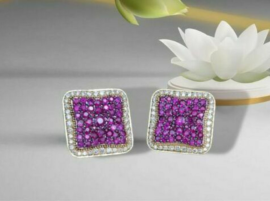 Magnificent Ruby Ear Studs - Clothing/Accessories