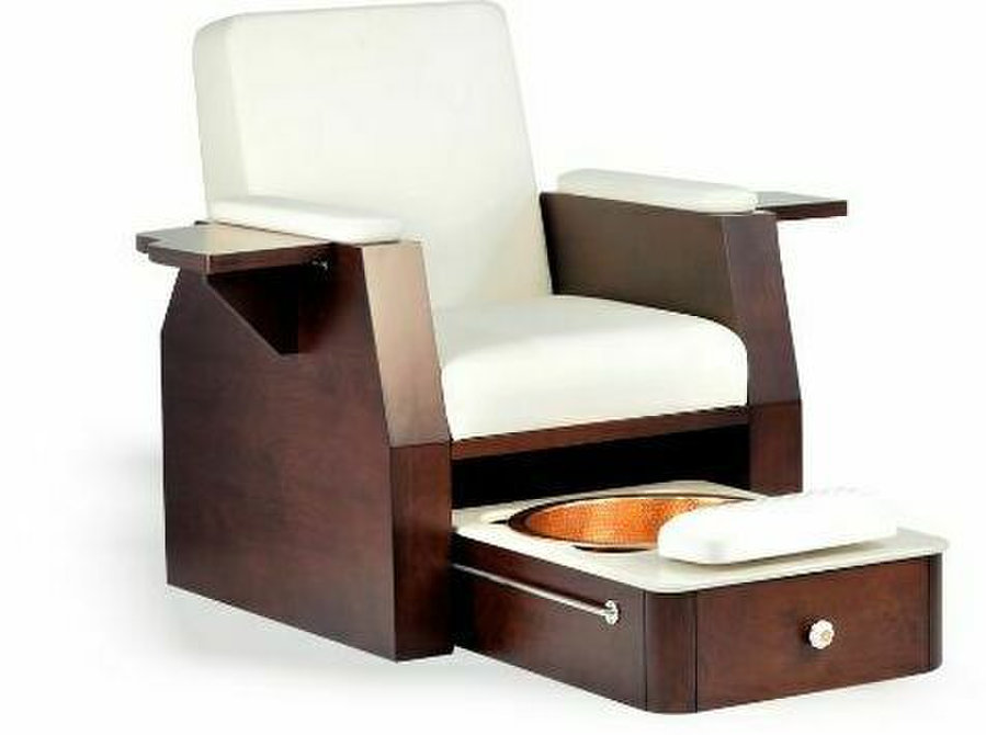 Pedicure Chair for Salon At Best Prices - اثاثیه / لوازم خانگی